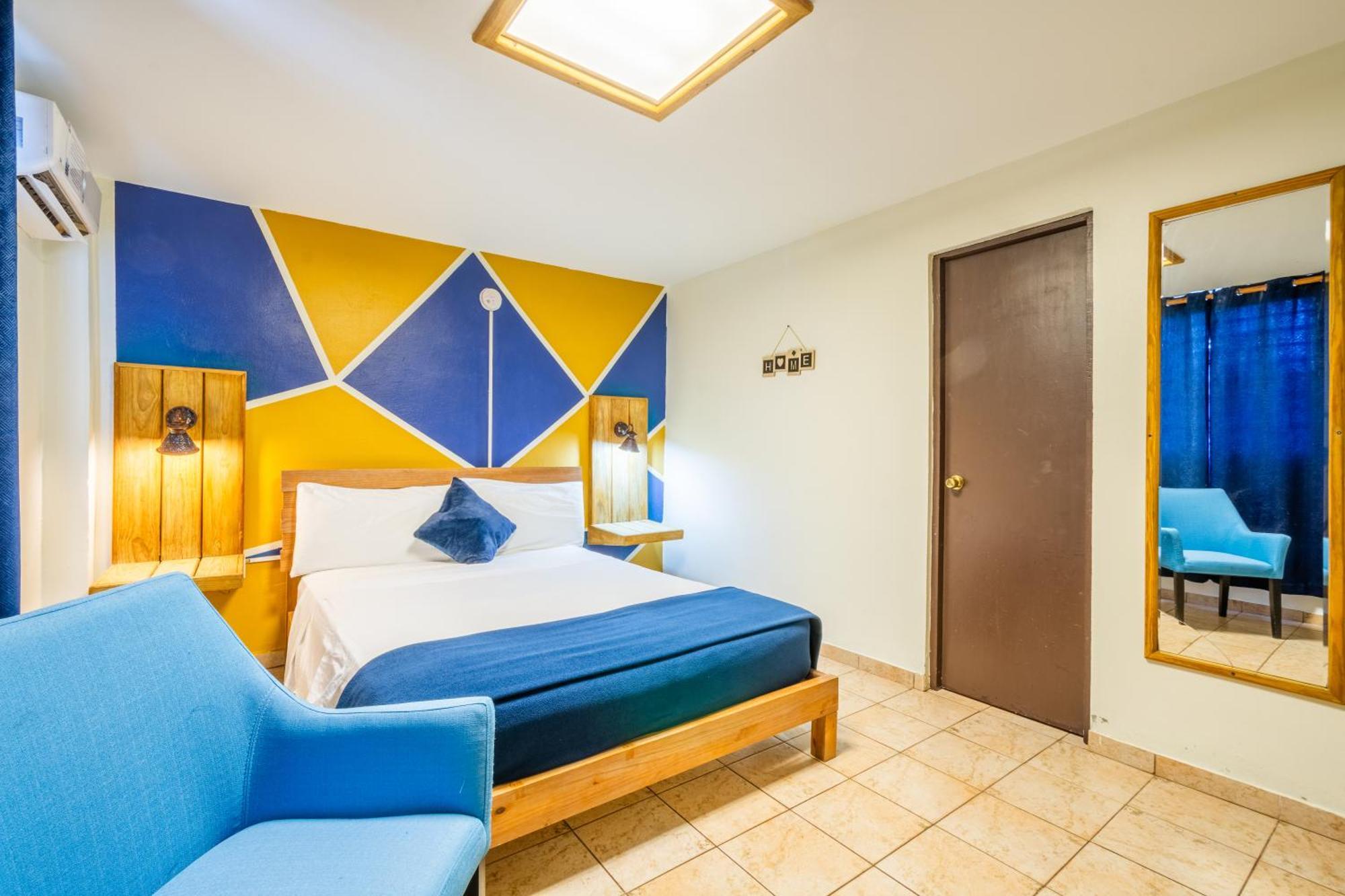 West Coast Inn'S โบเคโรน ภายนอก รูปภาพ