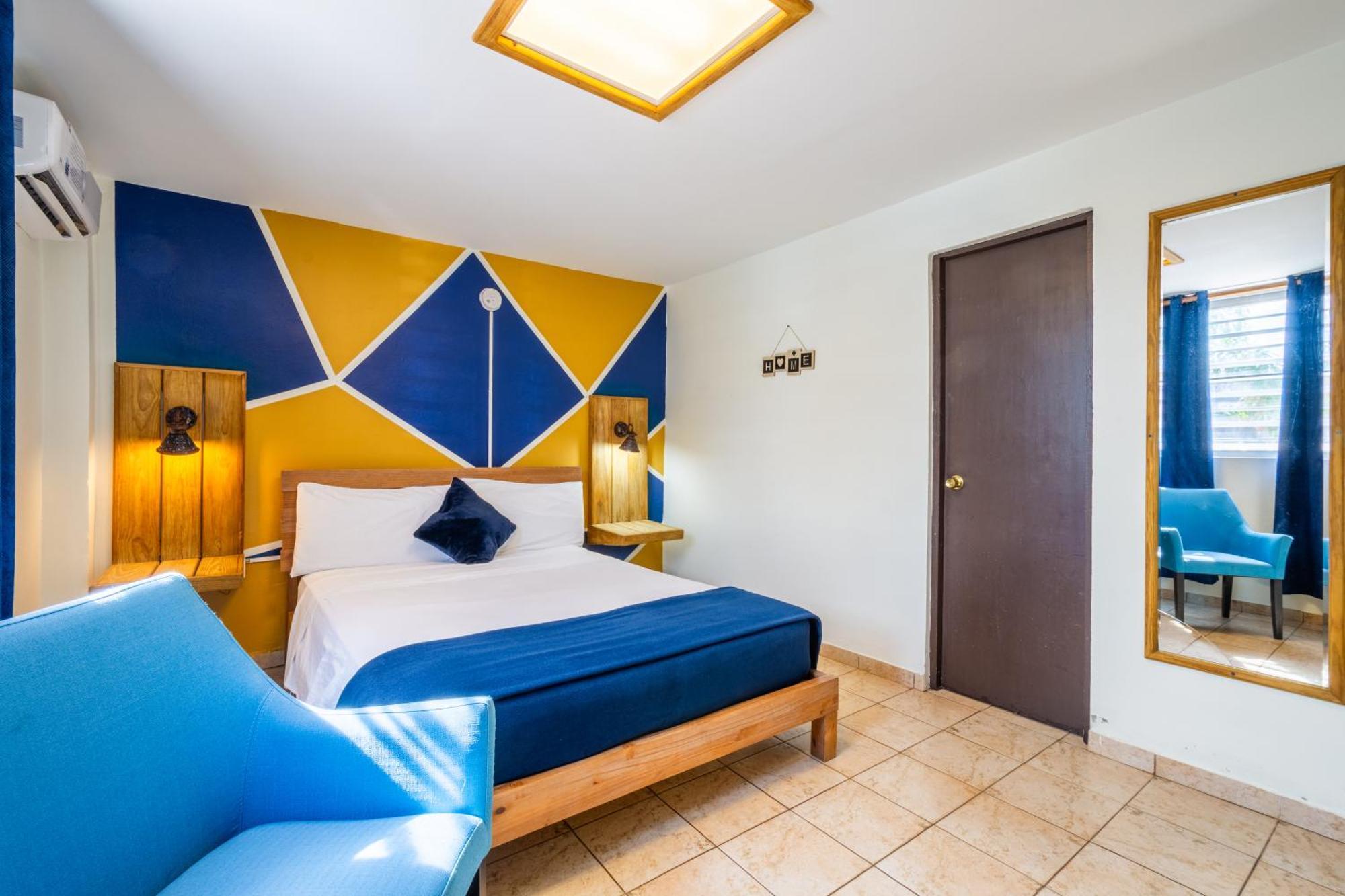 West Coast Inn'S โบเคโรน ภายนอก รูปภาพ
