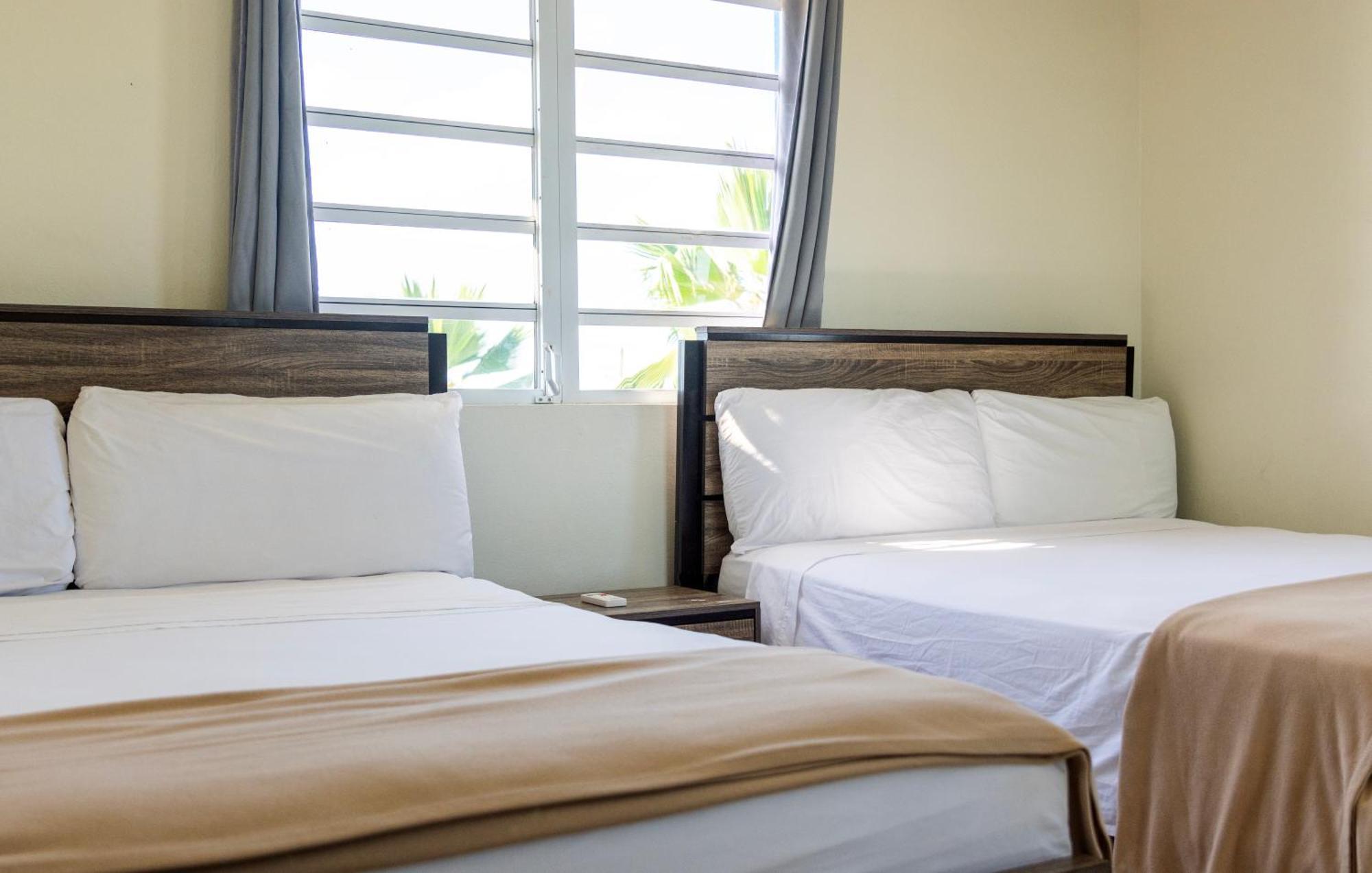 West Coast Inn'S โบเคโรน ภายนอก รูปภาพ